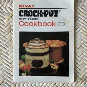 vintage RIVAL CROCKPOT COOKBOOK 1982 & 4 ETHNIC SOFTCOVER COOKBOOKS RECIPES